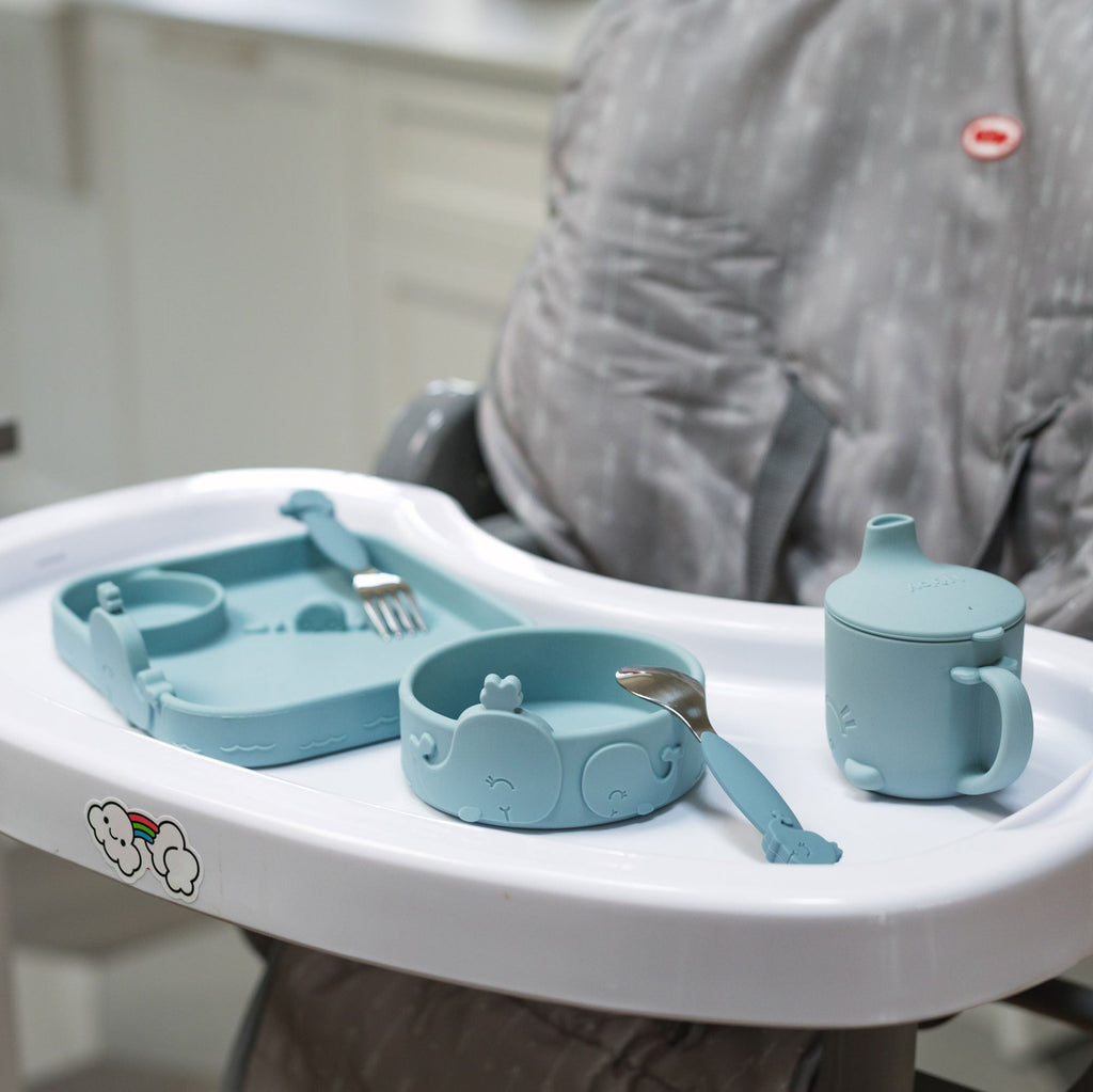 Animal Friends 6-Piece Dinnerware Set - Blue Whale (BQWM)